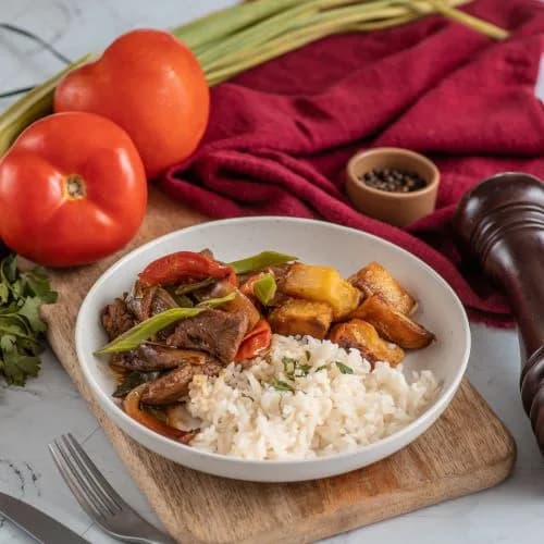 Lomo al Estilo Peruano con Papas Fritas al Horno y Arroz Graneado, 440 g