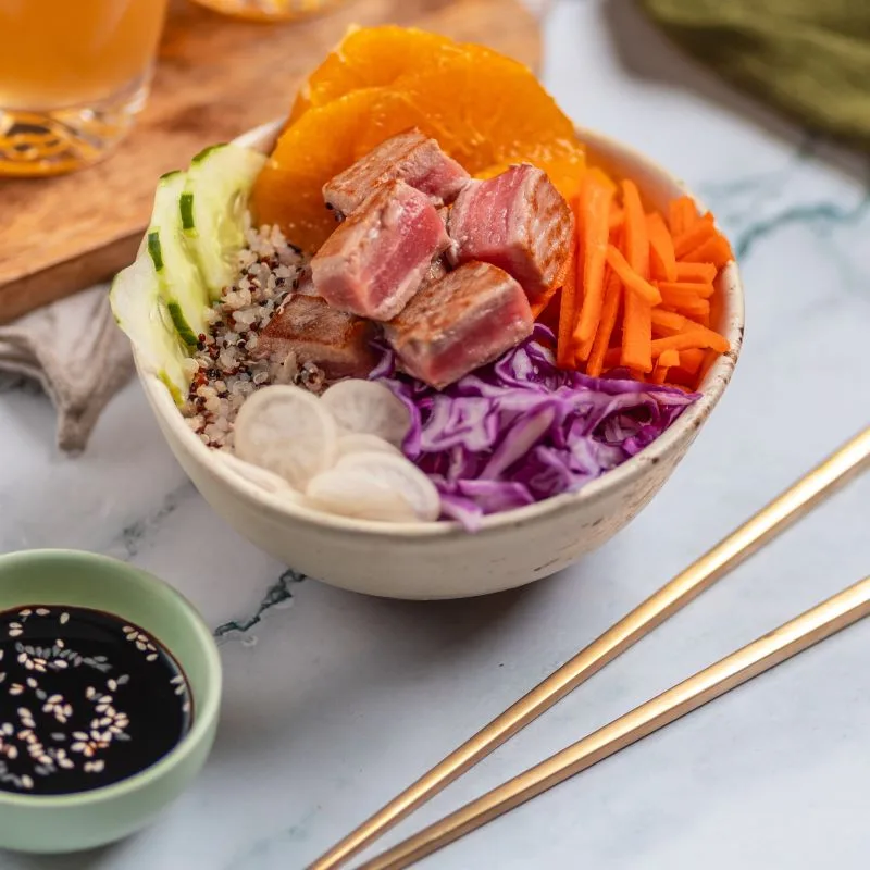 Poke de Atún. Quinoa y Naranja